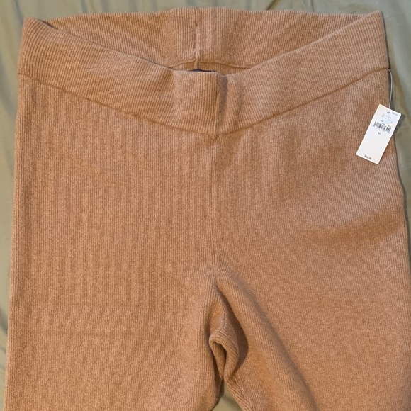 GAP “Softest Sweater Leggings” in Camel Tan NWT - Picture 3 of 5